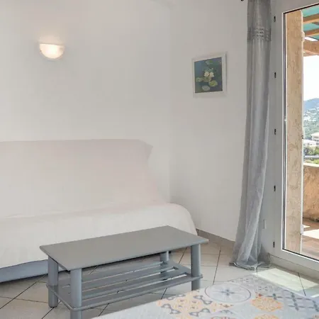 One-bedroom In Ile Rousse LʼÎle-Rousse